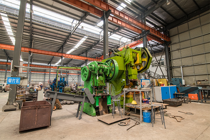 鹿泉网架配件-锥头加工车间